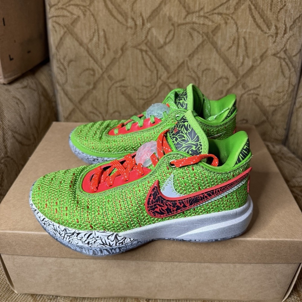 Nike Lebron XX 20 'Stocking Stuffer' Green Sneakers‎ GS Size 3.5Y DQ8646-300